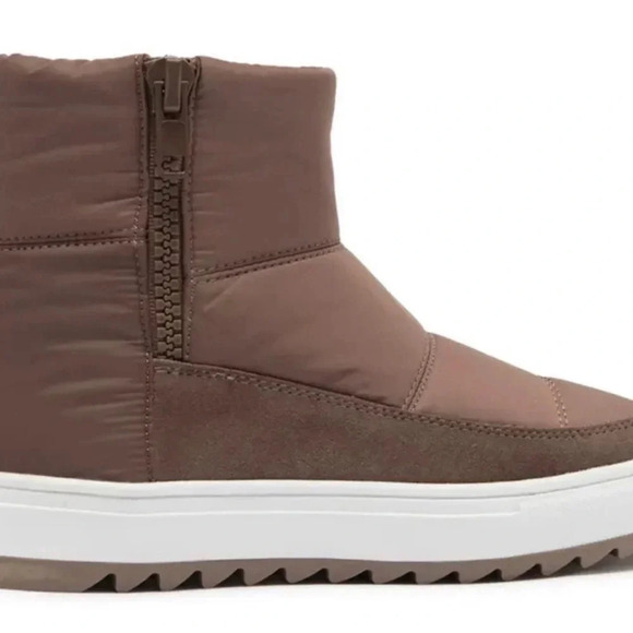 Blondo Samarie Waterproof Quilted Platform Boot Women’s Size 7.5 NWT - Picture 3 of 6